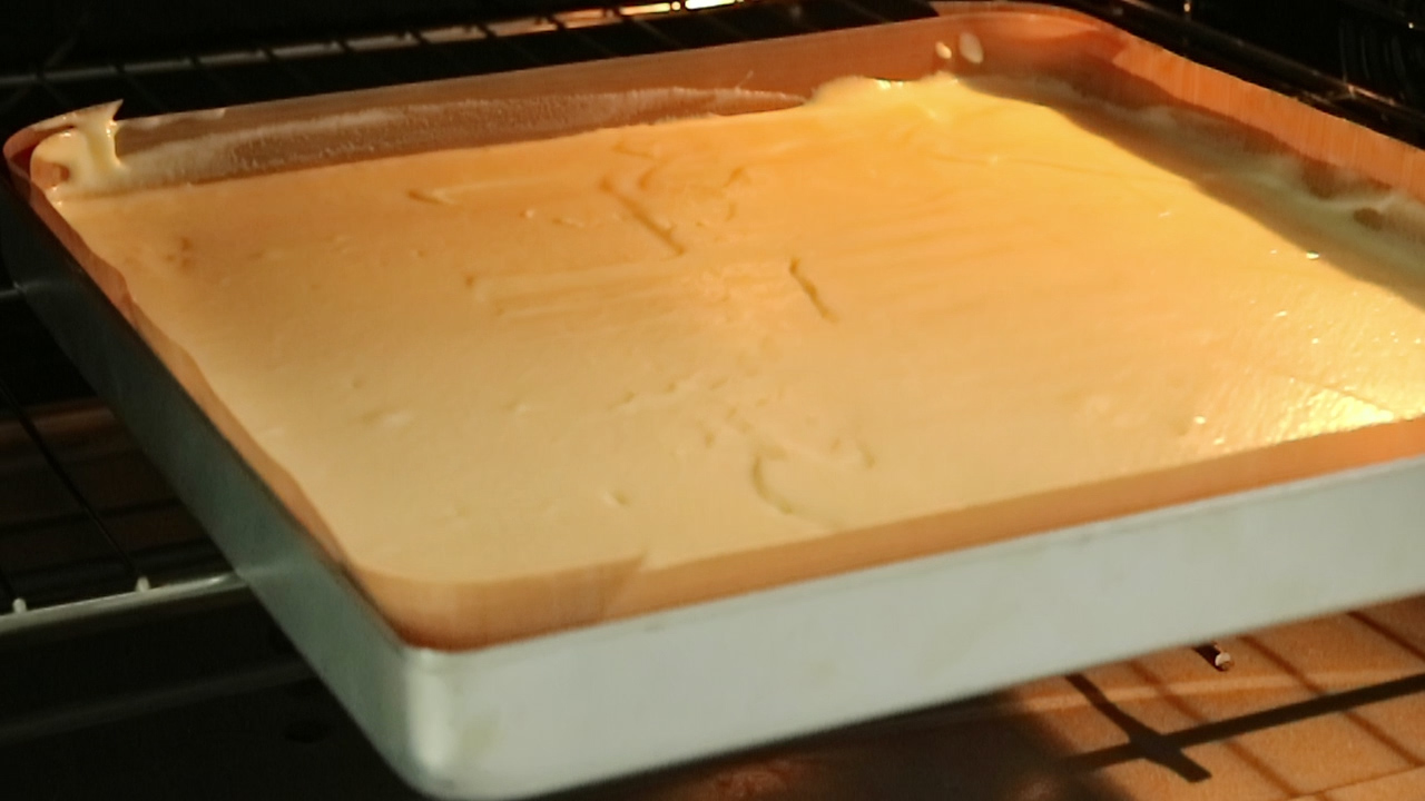 蛋糕卷不回缩的方法,原味蛋糕卷如何不开裂