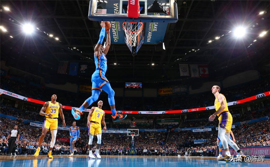 去年保罗带雷霆都能打进西部前五,保罗带领雷霆进总决赛