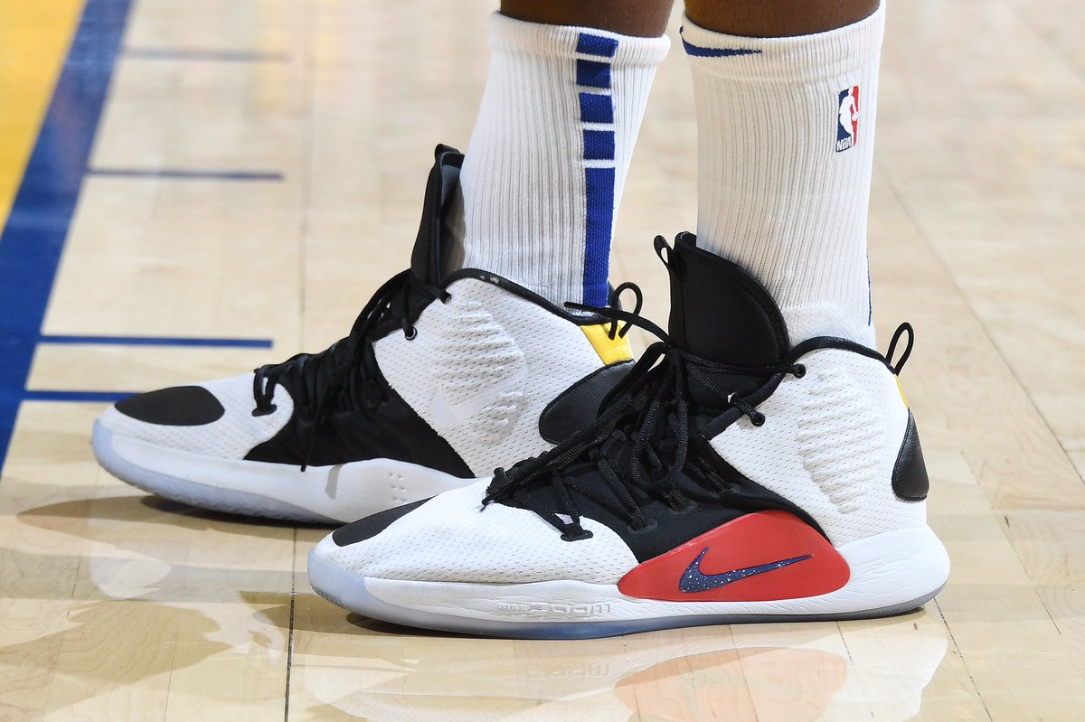 库里上脚curry1糖果球鞋,常规赛球鞋
