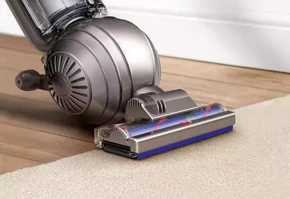 江南布衣与网红书店茑屋达成合作；淘宝开放关键词买断新搜索广告