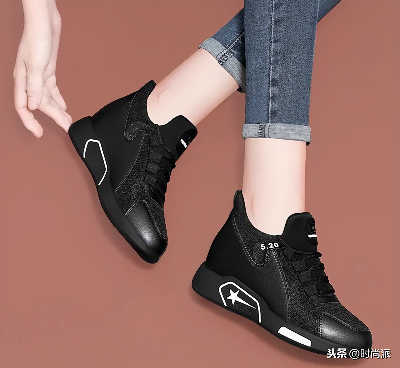 女人再怕冷，也不要穿皮靴，穿这款女鞋+暖暖裤，秋冬天也很美