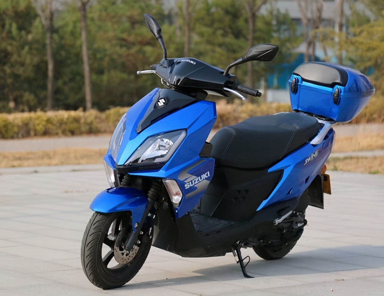 钱江踏板车125亮黑,钱江125踏板复古质量怎么样