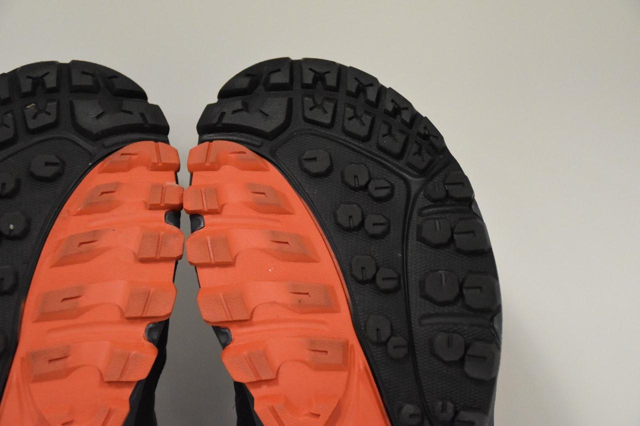 aku登山鞋属于什么档次,aku户外登山鞋