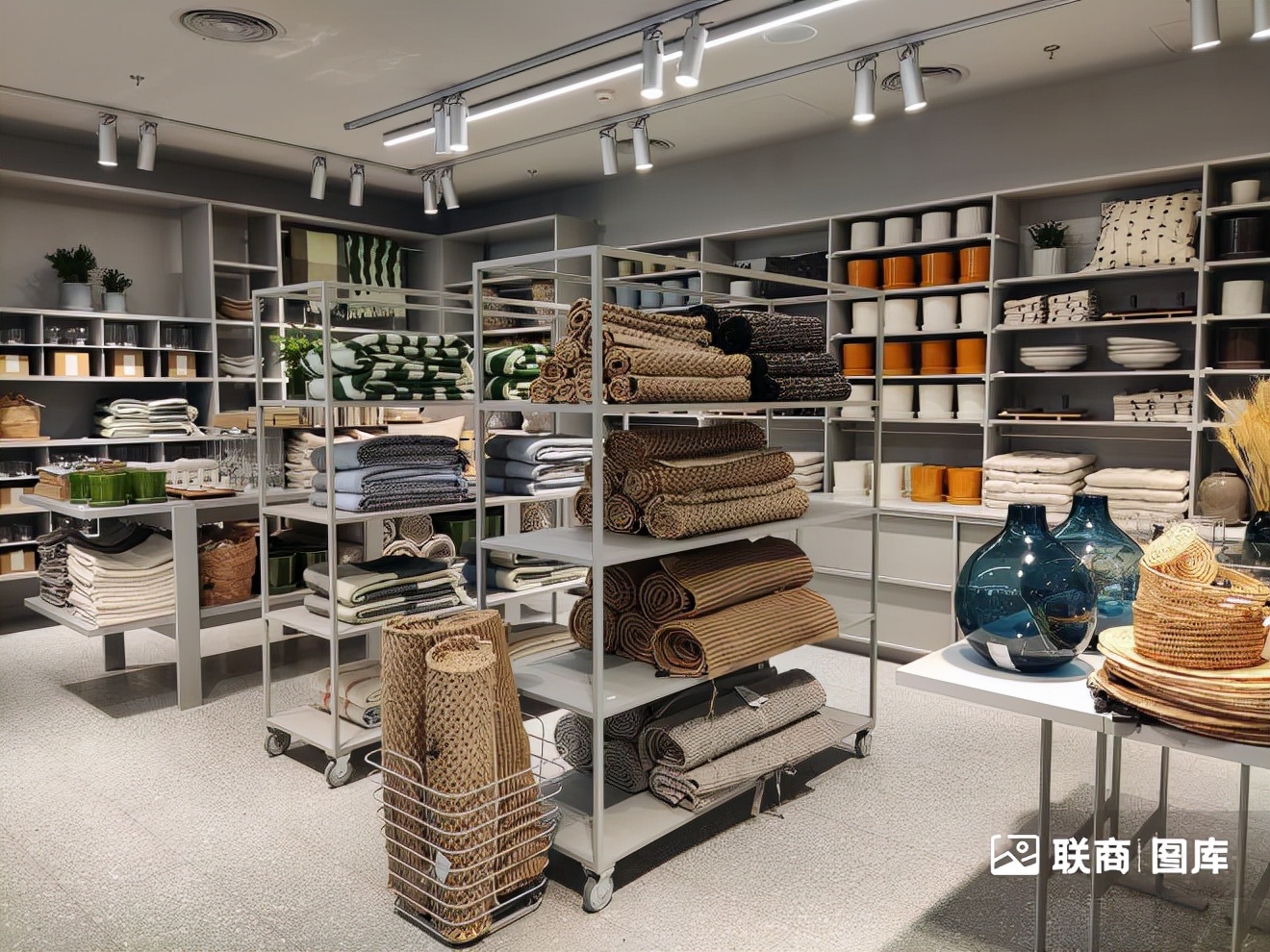 探访hm视频,hm和arket的关系