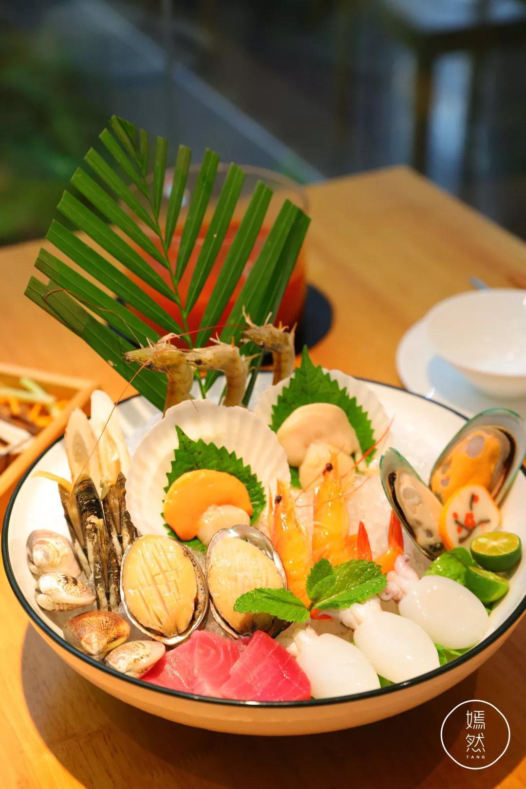 东城万达今天营业吗,万达排队店