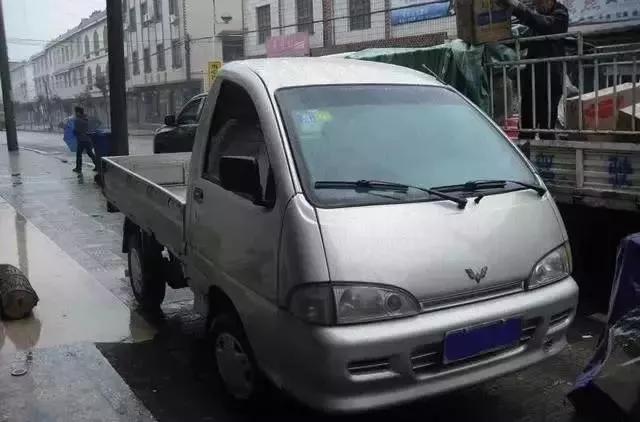 五菱厢式小货车自己改装房车,五菱小货车改造成房车