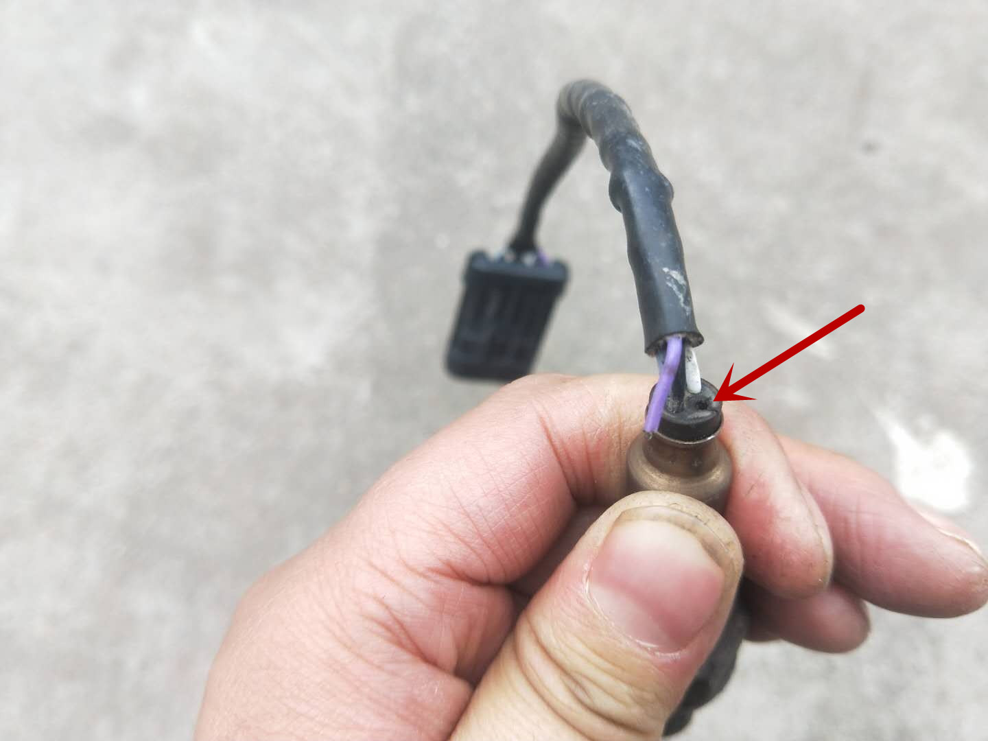 氧传感器故障灯亮消码过一天又亮,故障灯亮显示氧传感器问题