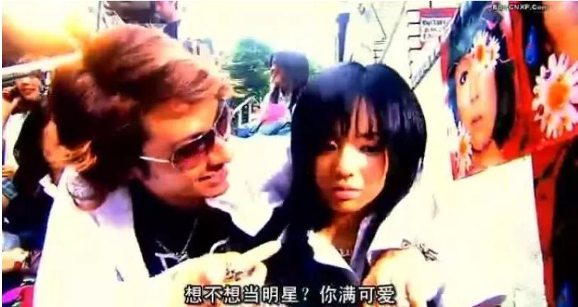 「明星那事」苍井空直播生子200天后，评论区留下10000次嘲讽……