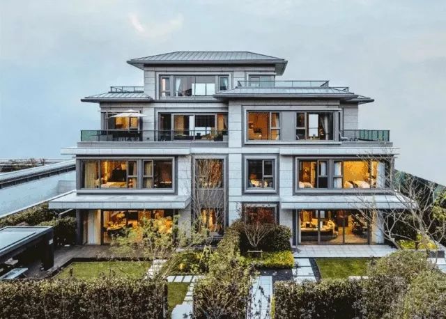 别再见女的就喊美女,见房子就称豪宅,盘一盘上海真正豪宅产品系