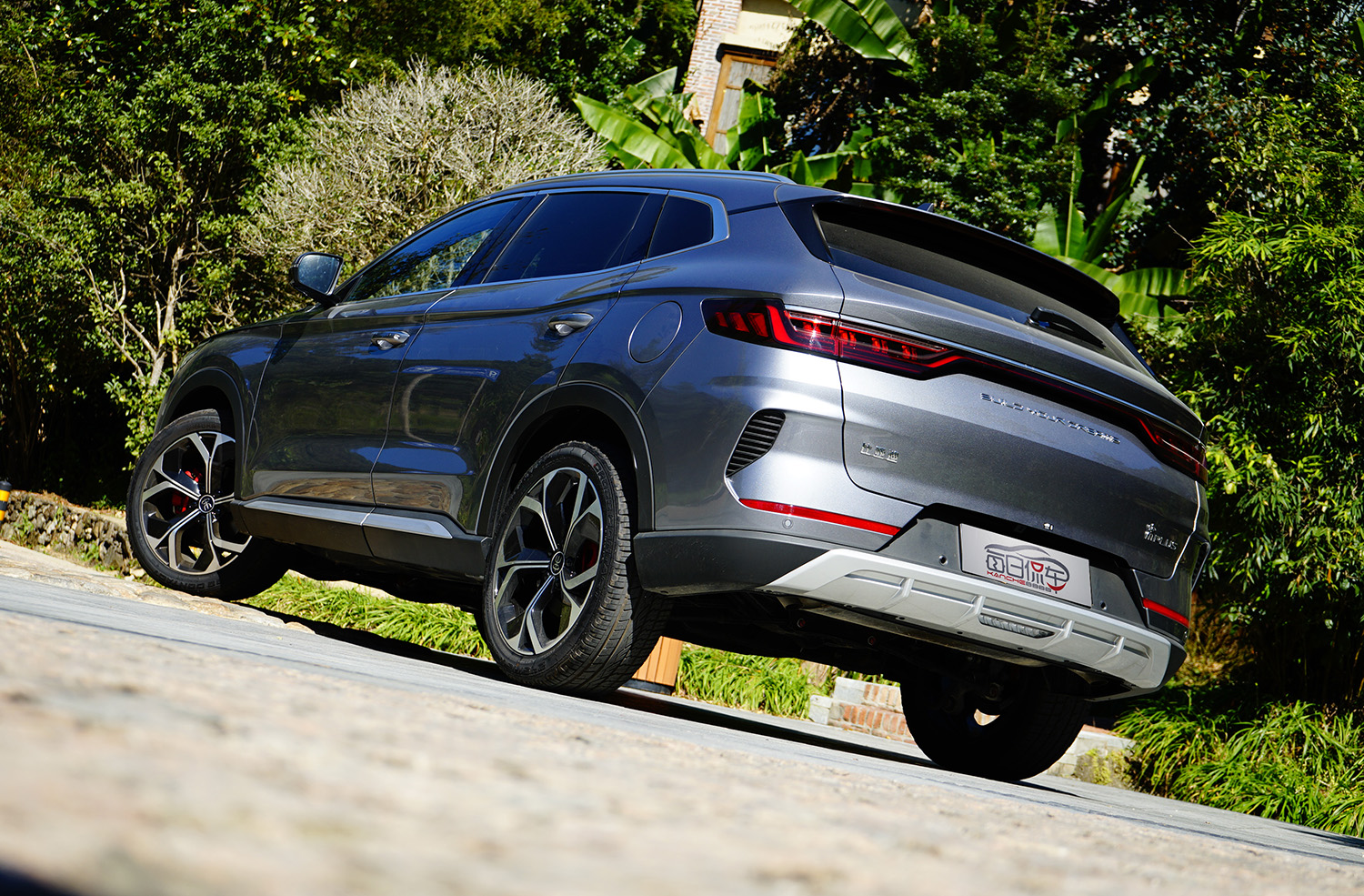 宋plus动力深度测评,比亚迪宋prodmi与宋plusdmi底盘