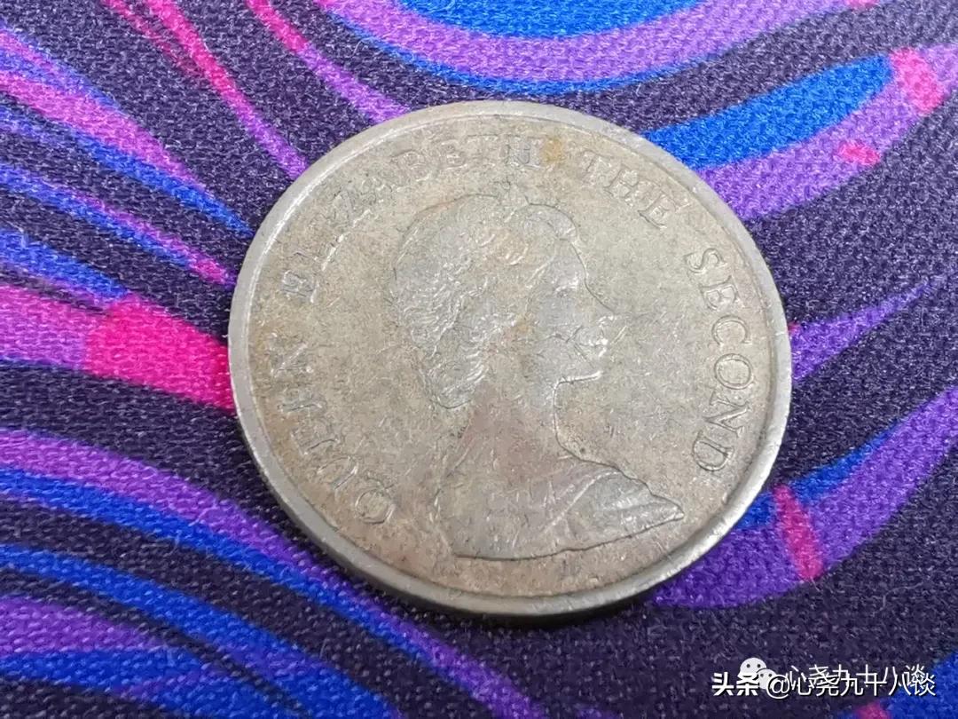 晚风还新,时光未老,每一枚硬币都是来过的见证,致敬逝去的岁月