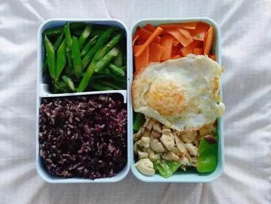 今日健身便当搭配有你喜欢吃的吗,简单丰富蛋白质健身便当