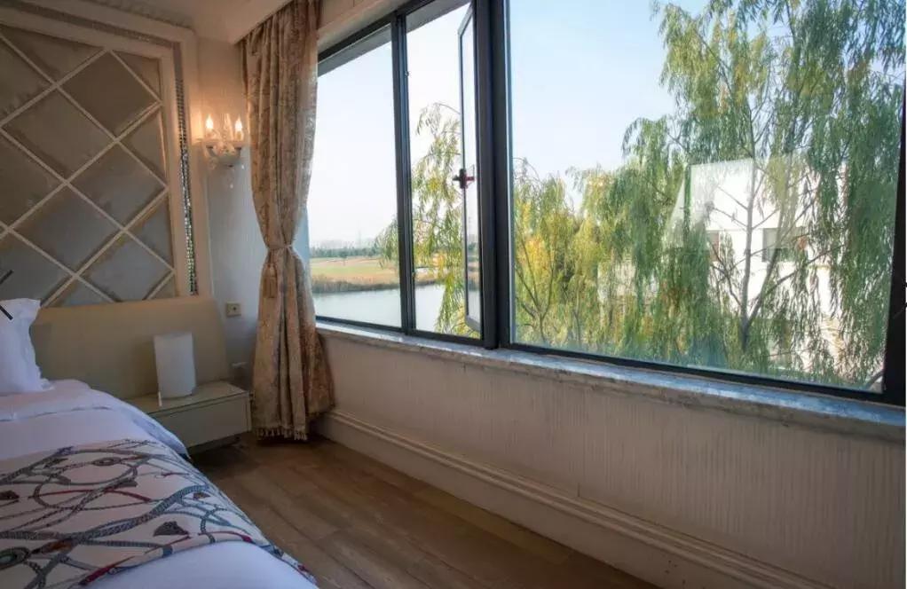 泰州溱湖一座人文湖景别墅，享受1800米湿地深处云海温泉丨欢墅