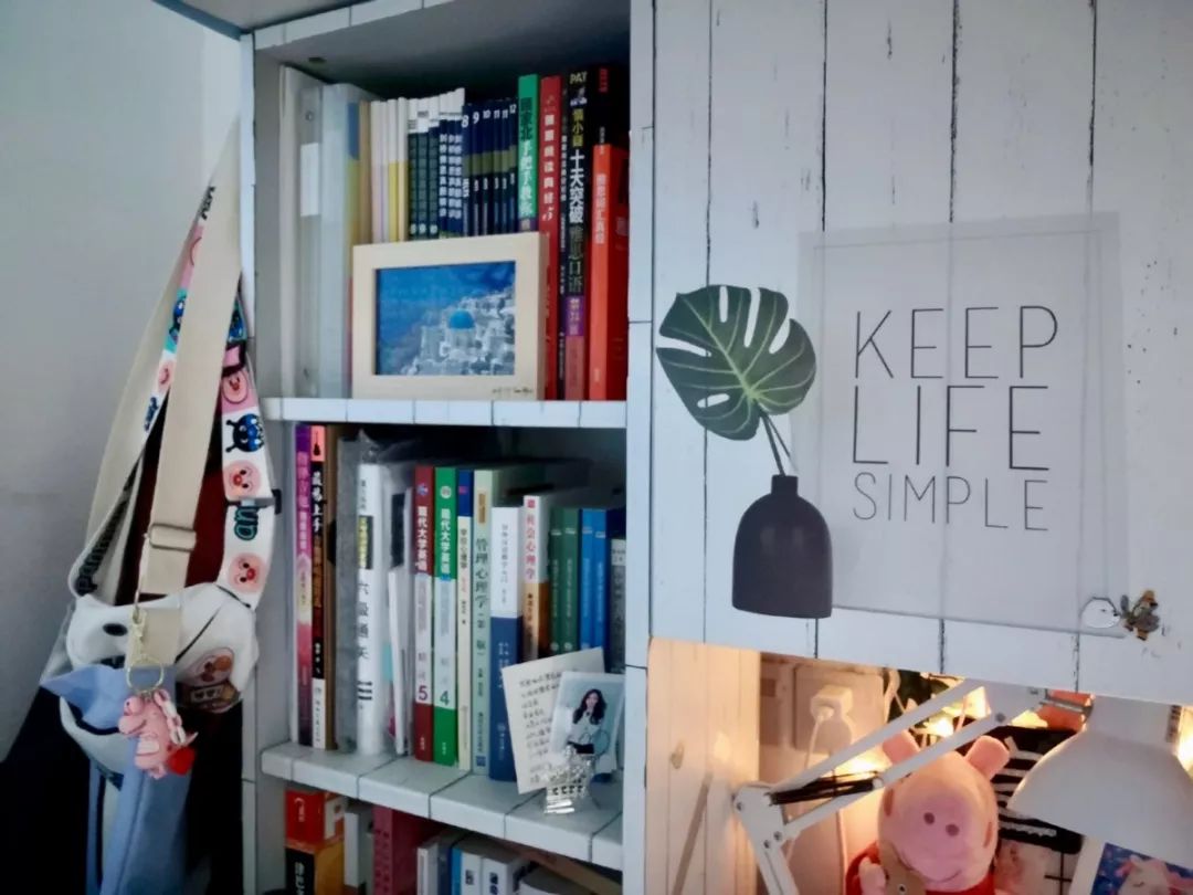 大学寝室简洁,大学寝室长什么样