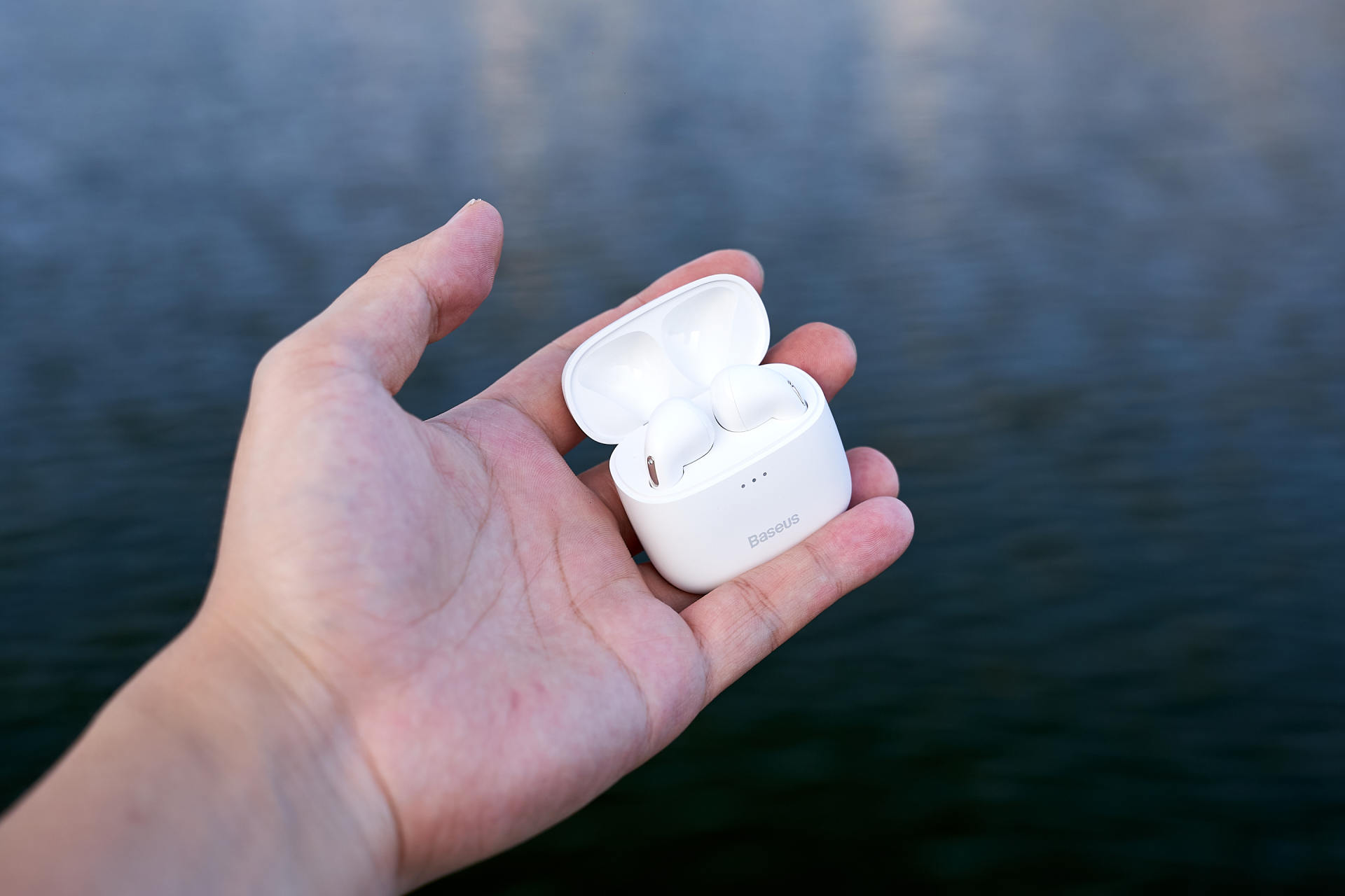 倍思蓝牙耳机e3和e8哪个好,倍思e8耳机价格京东