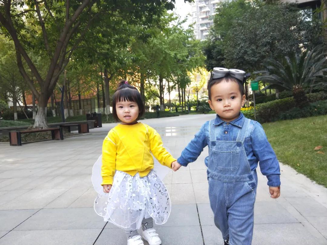 怎样引导性别敏感期的孩子,幼儿性别敏感期的解析及应对方法