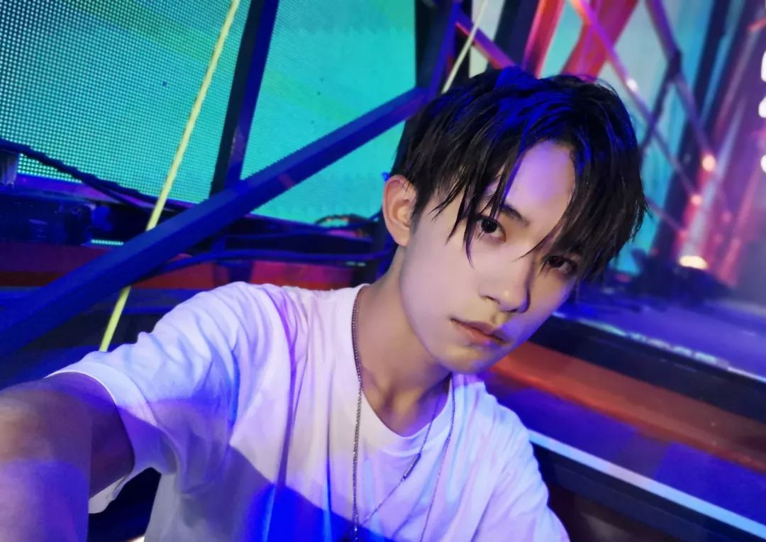 看了三遍才看懂男孩的眼神完整版,看了三遍才看明白男孩子的眼神