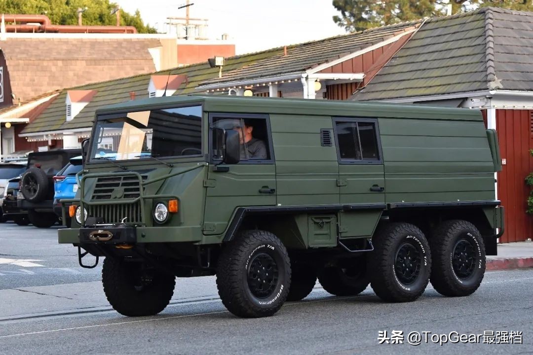 施瓦辛格开哈雷,施瓦辛格出车祸开的什么车