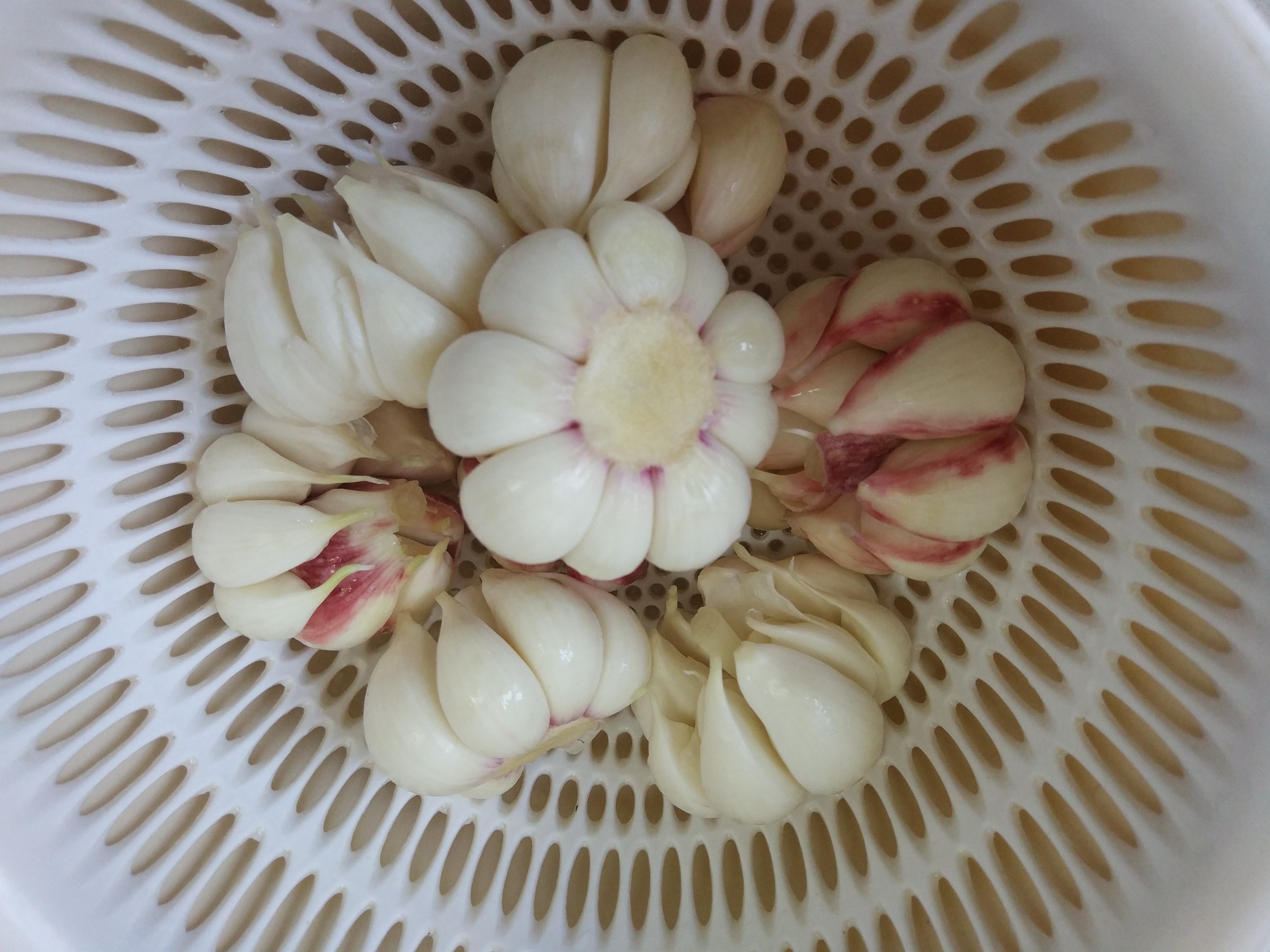 腌糖蒜用的是白醋还是米醋,腌糖蒜用白糖还是用冰糖