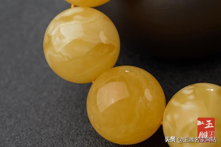 蜜蜡粉压制的蜜蜡跟天然的区别,乌克兰蜜蜡和俄罗斯蜜蜡的区别