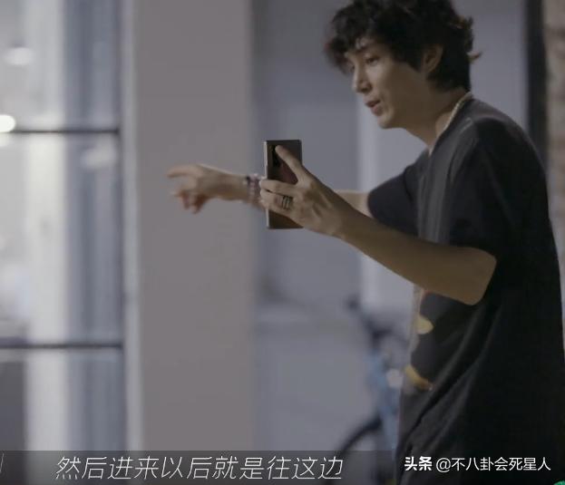 川渝女婿出名“怕老婆”，这5位男明星是典型，有的还跨国上门