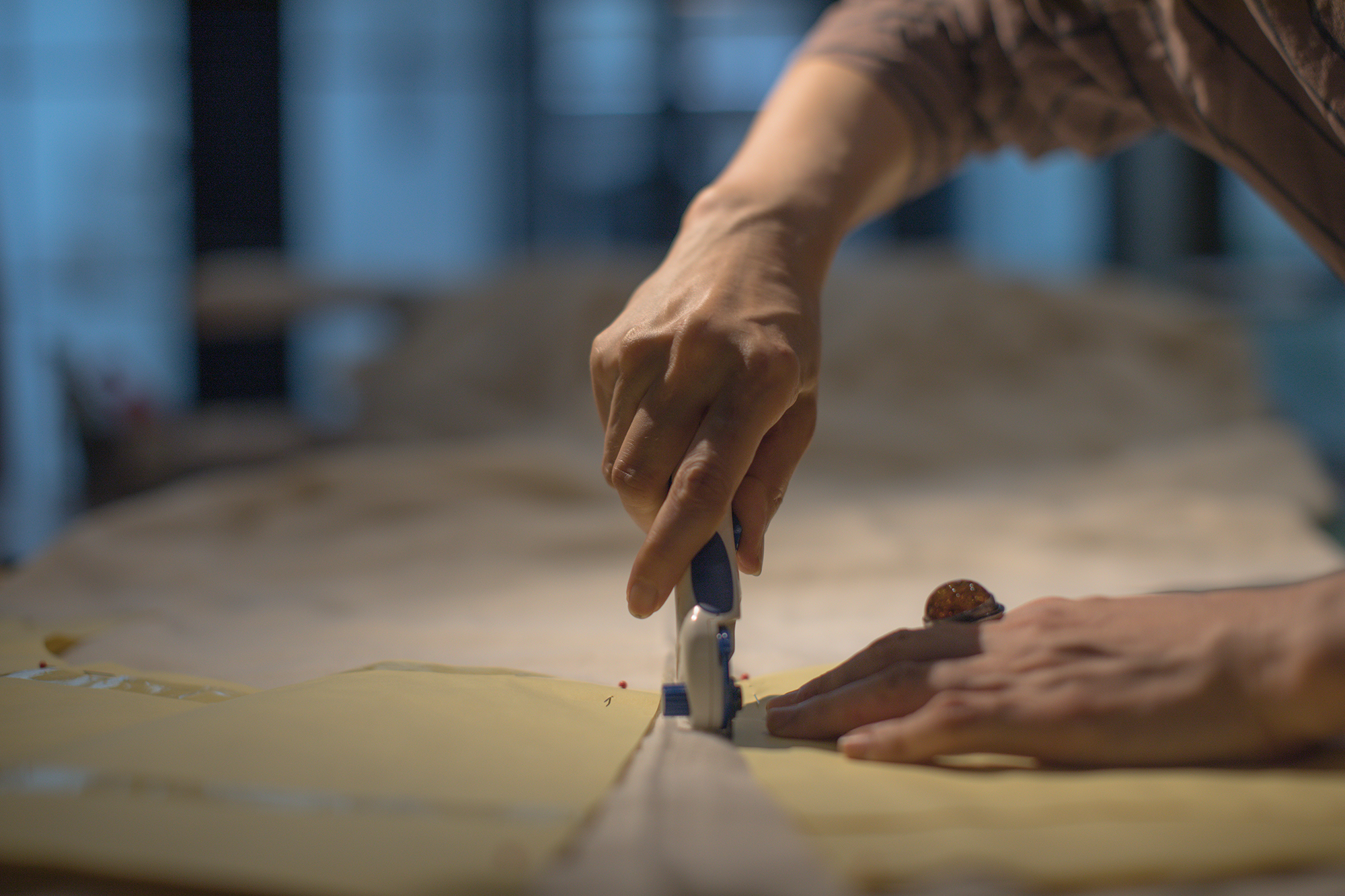 从翻译成名到赴纽约学服装设计53岁的她开淘宝店卖内衣