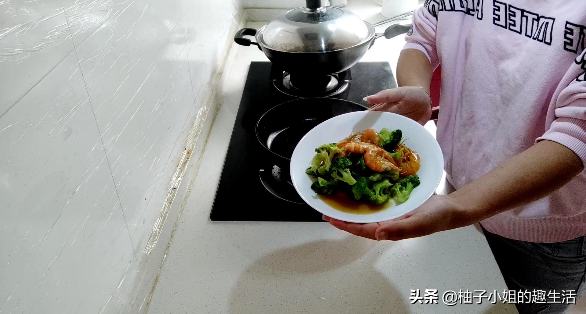 基围虾炒西兰花的正确做法,基围虾炒西兰花怎么烧好吃