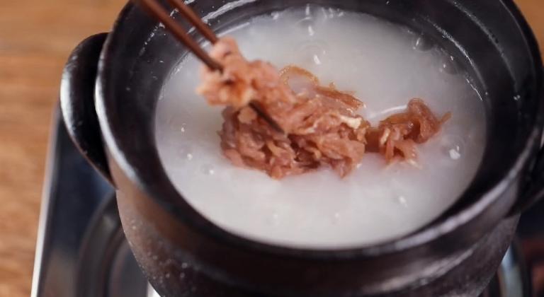 做皮蛋瘦肉粥要不要勾芡,做皮蛋瘦肉粥时皮蛋用弄熟么