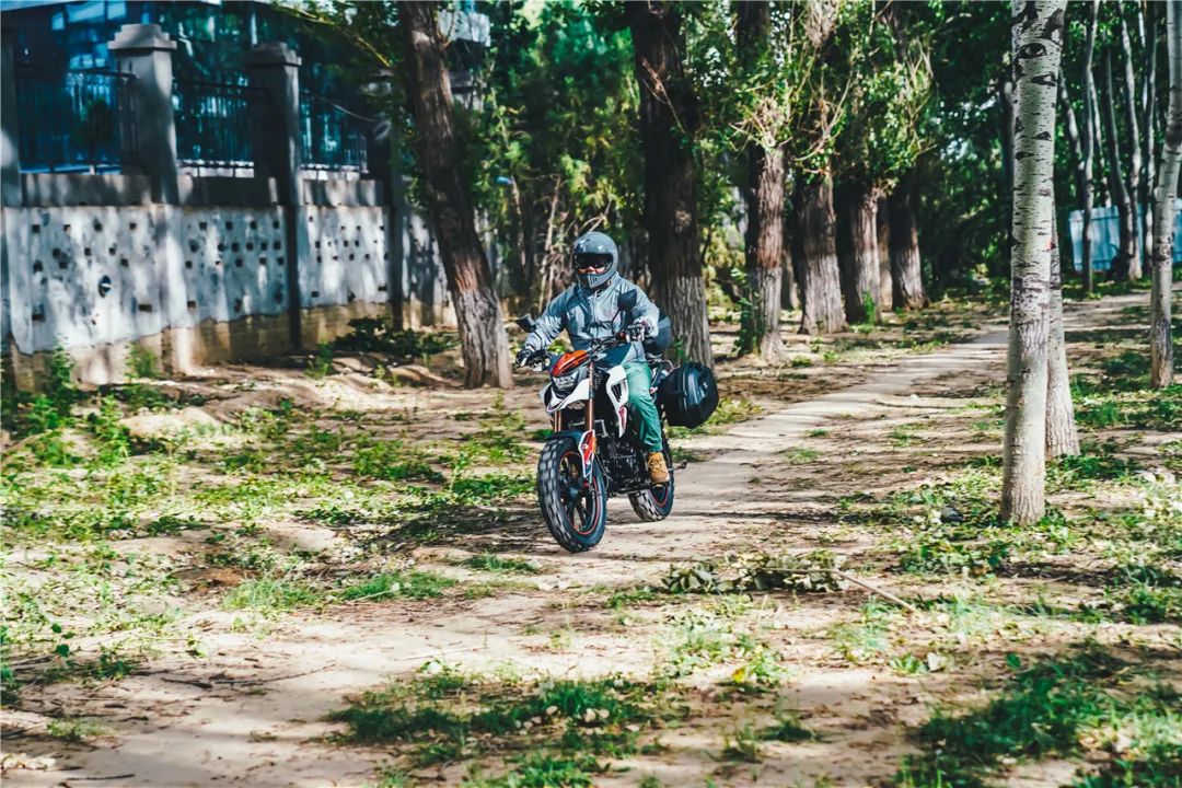 1万出头拉力车推荐,2021款银钢铁拳250评测视频