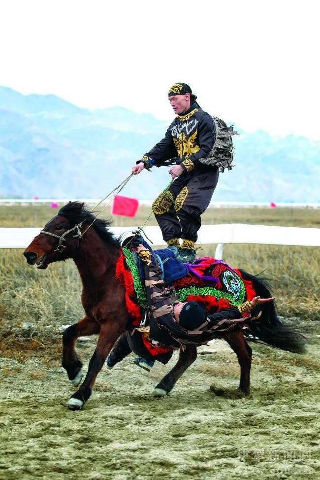 特克斯旅游景区有哪些,特克斯光影嘉年华