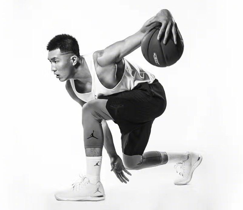 一夜大跌463亿！体育圈保持沉默，男篮麻烦来了，比国足还困难