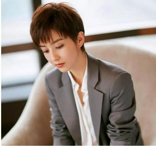 佟丽娅，恭喜离婚