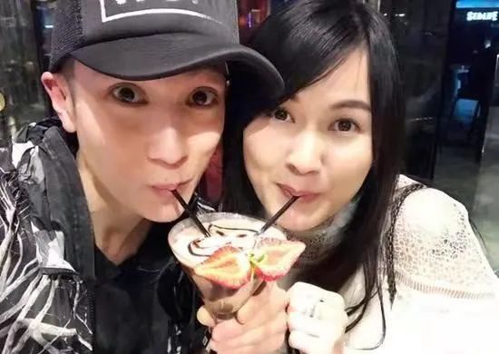 不负初恋的12位男明星,情史干净没污点的10位男星