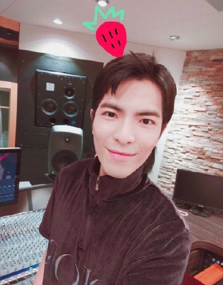 萧敬腾回应手指受伤完整版,萧敬腾受伤林有慧