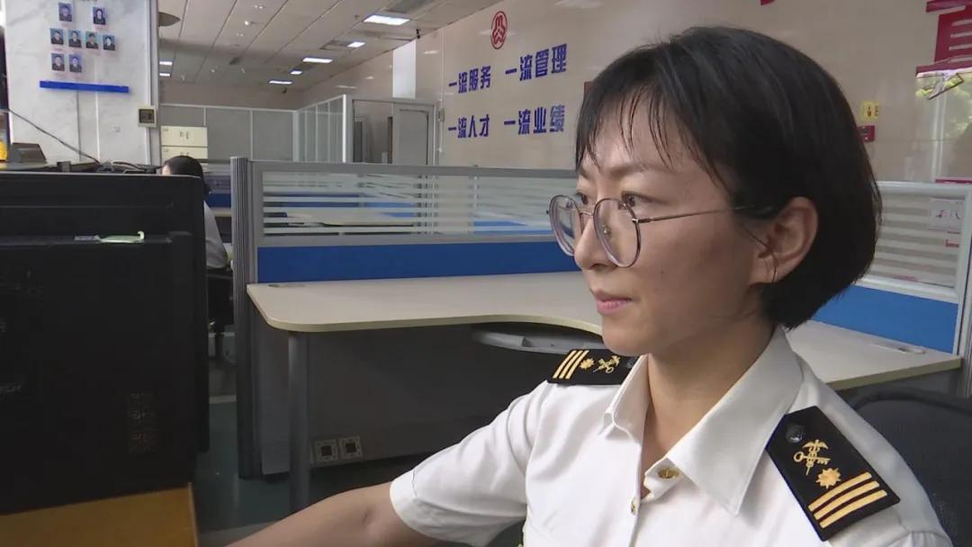 榕城海关驻邮办花蕾:百姓早一点拿到防疫物资,就多一分安心