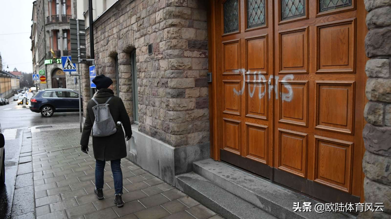 这次玩大了!伊布收购哈马比50%股份,马尔默球迷愤怒破坏其雕像