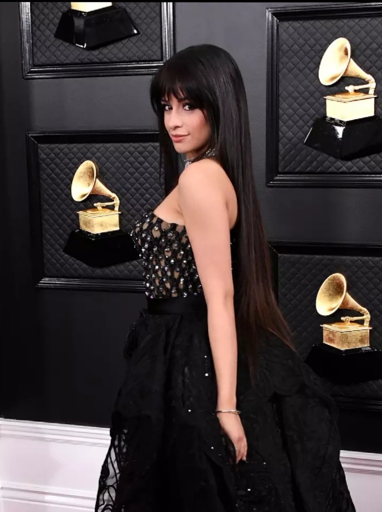 卡妹亚裔装扮,卡妹格莱美造型