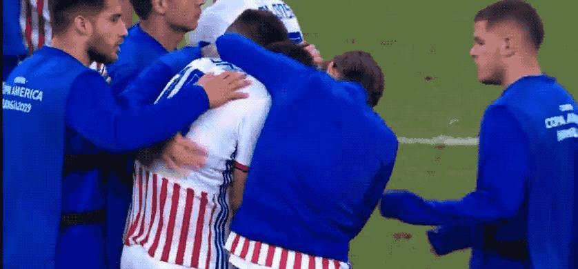 泪崩，赢了一起狂，输了一起扛，巴拉圭可以昂首离开