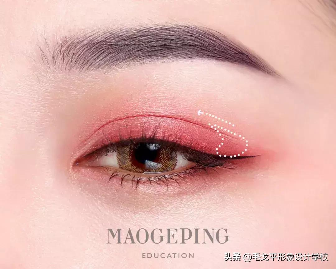 怎么画眼妆才不显脏,怎么防止眼妆花