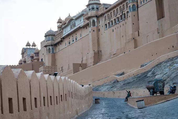 印度这座老城，房子都是粉色，去亚洲最豪华电影院只要几十元