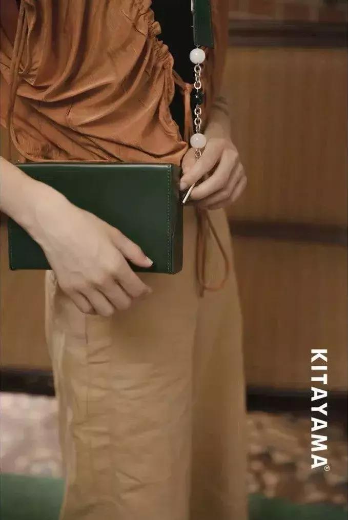 1000左右的包包品牌推荐,1000块钱能买什么大牌的包