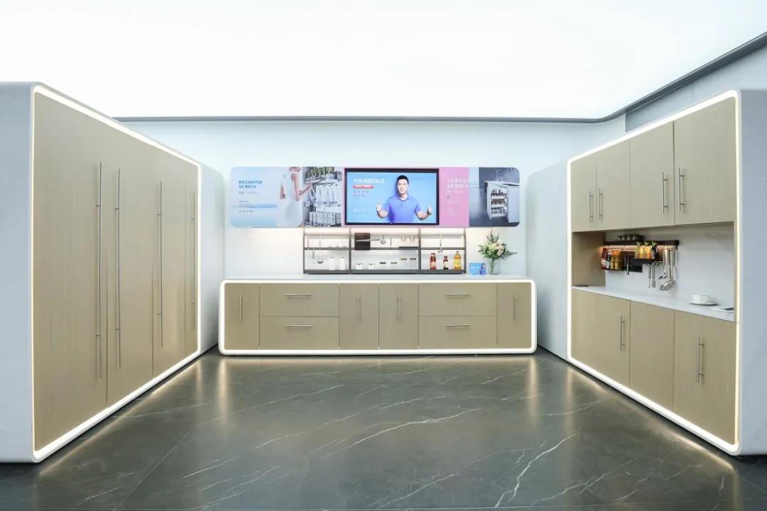 鎮嶉珮闆嗗洟鑲′唤鏈夐檺鍏徃鍥剧墖,鎮嶉珮浜旈噾瀹樼綉