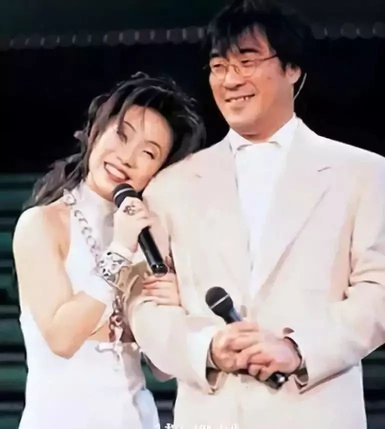 李宗盛与林忆莲撕心裂肺同台,林忆莲和李宗盛的当爱已成往事