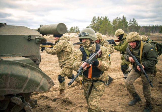 俄罗斯为啥没钱,俄罗斯没钱怎么生活