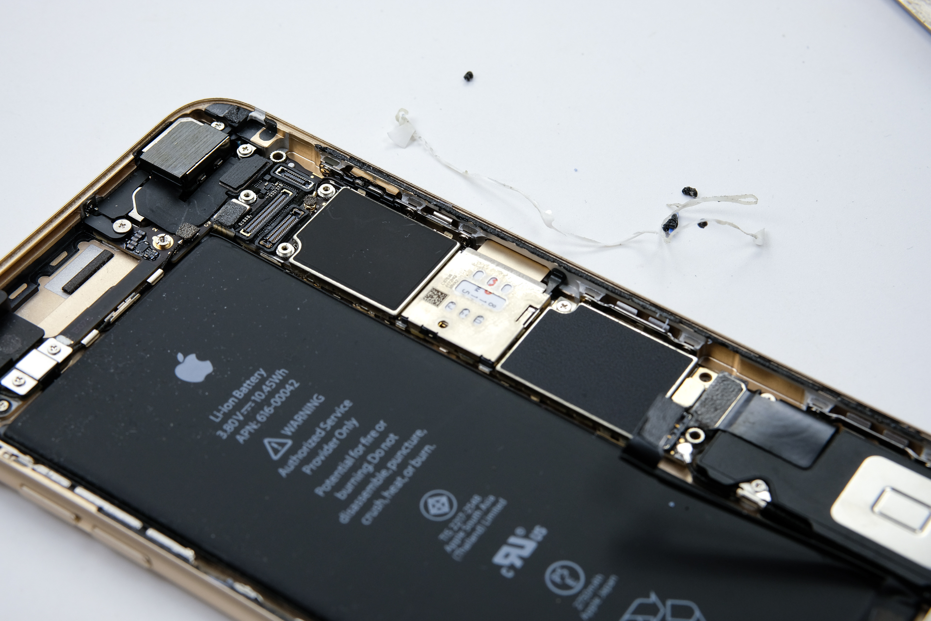 iphone如何更换电池电芯,iphone怎样更换电池才全绿