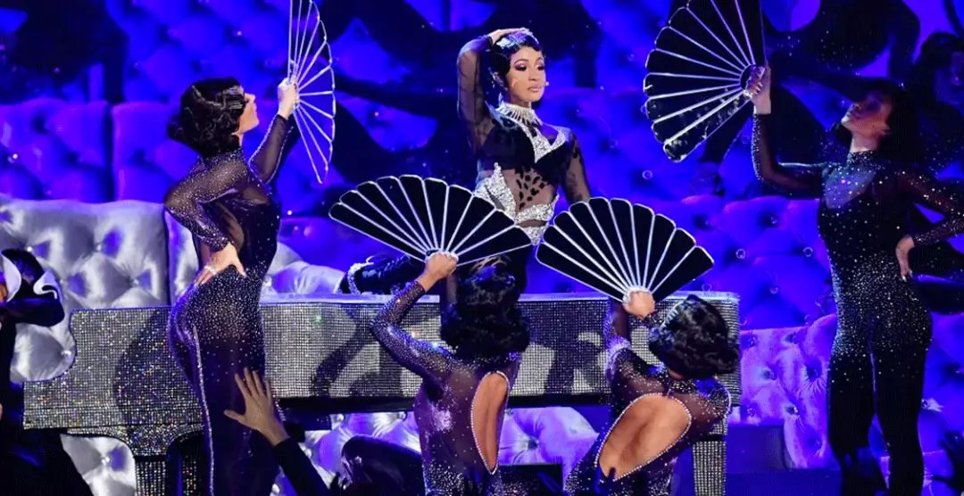 牛本山后继有人｜一个做过脱衣舞娘，唱得了Rap的小品演员CardiB