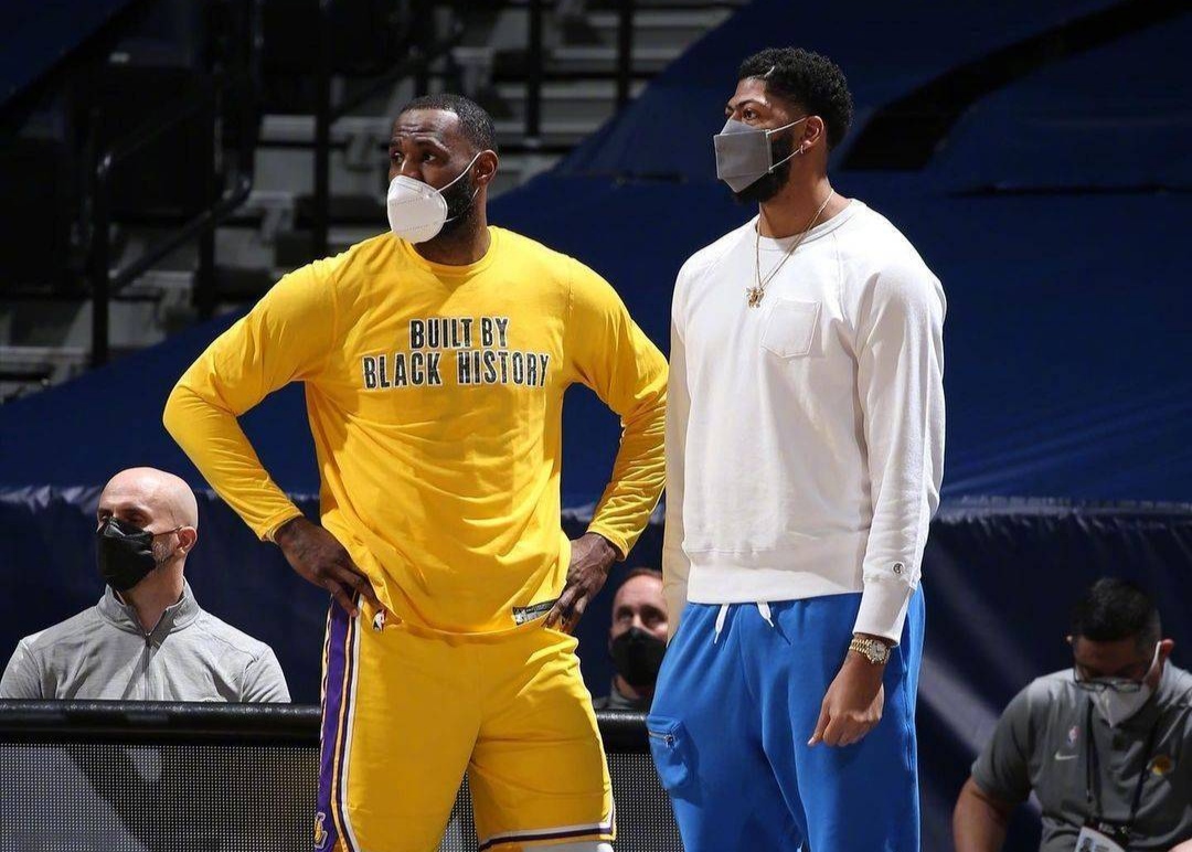 湖人队蓄势待发锁定三大球星,湖人队三巨头是哪三人