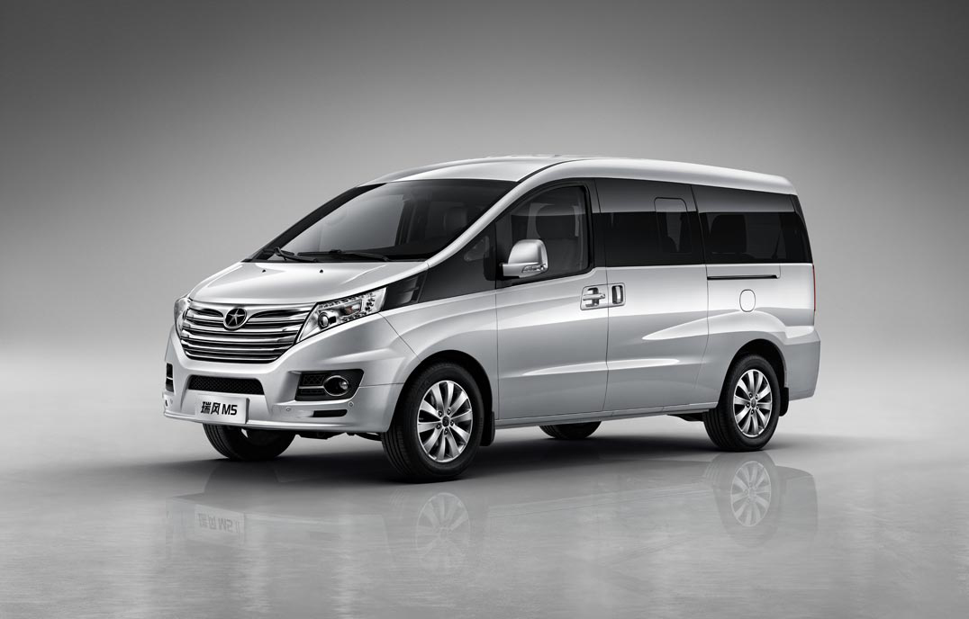 江淮瑞风m4新款床车视频,瑞风m4自动挡床车自驾游