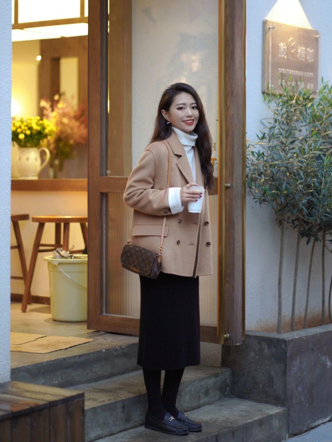 驼色羊绒大衣最佳颜色,驼色大衣推荐什么年纪