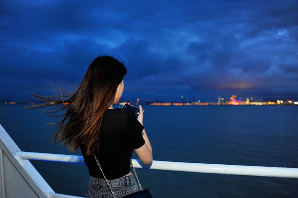 珠澳海湾夜游，看遍左手澳门右手珠海的繁华